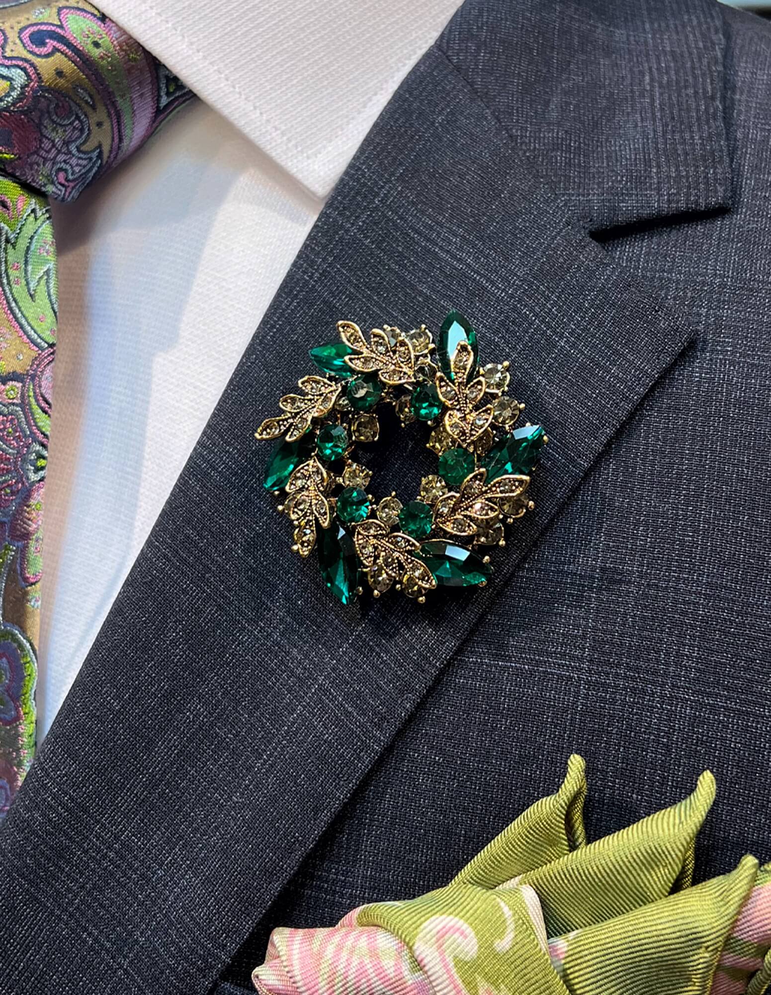 DÉCLIC Layered Wreath Pin - Green