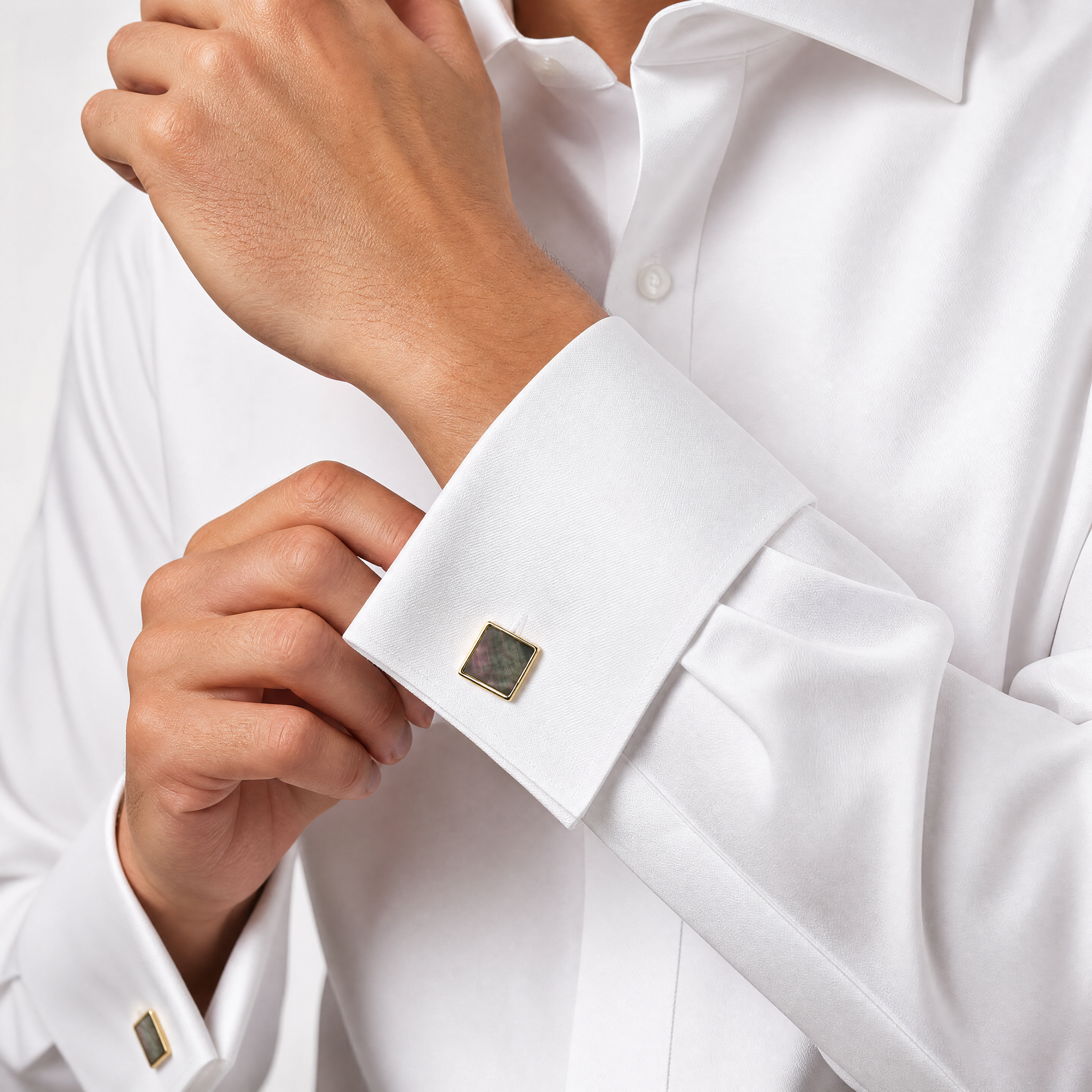 DÉCLIC MOP Smoky Mother Of Pearl Square Cufflink - Gold