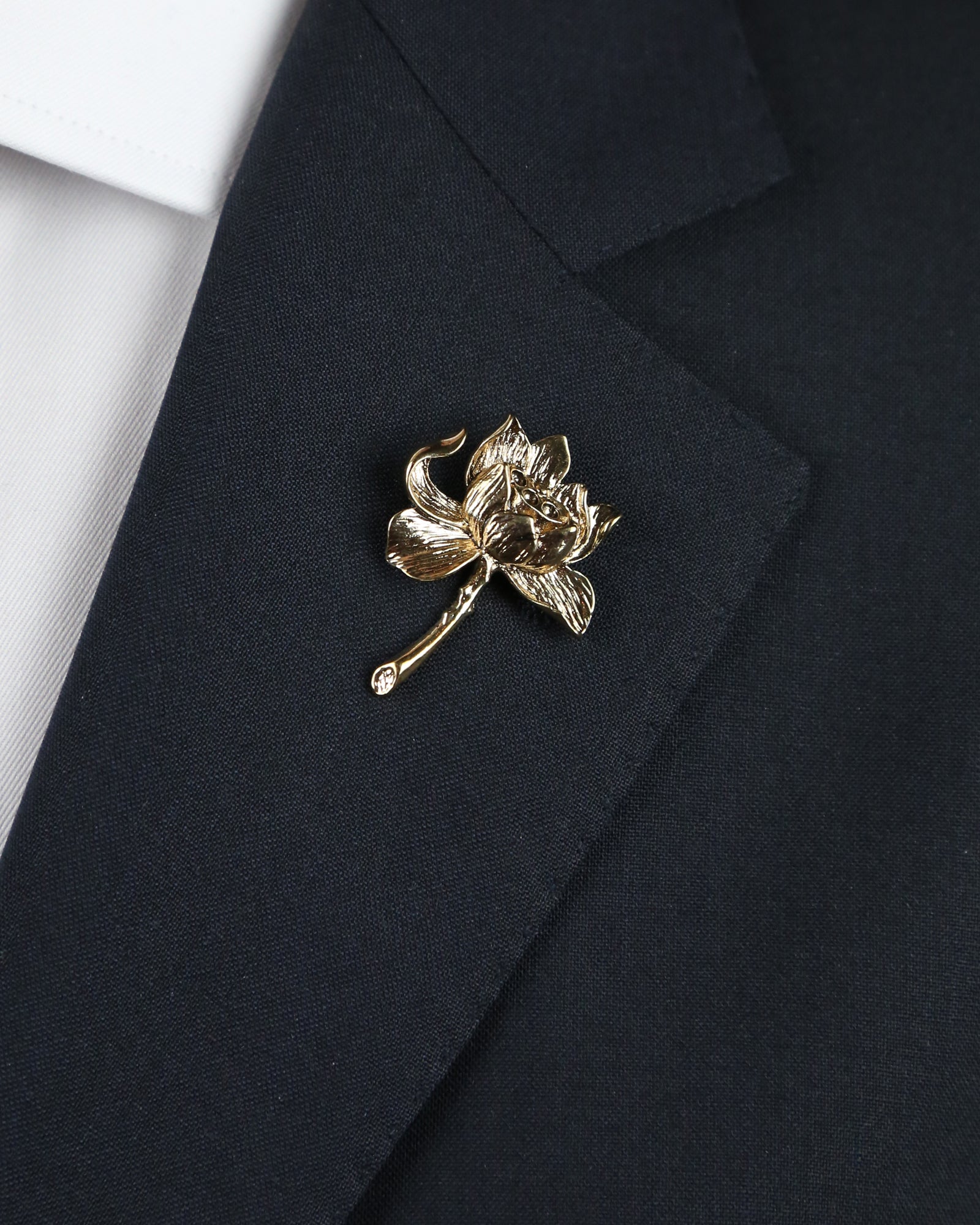 DÉCLIC Exotic Flower Lapel Pin - Gold